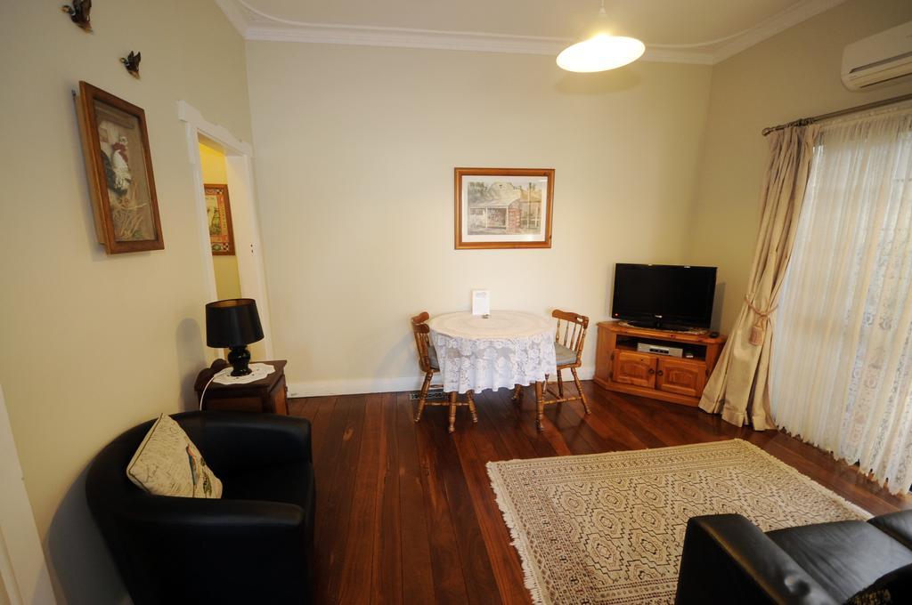 My Place Accommodation ألباني المظهر الخارجي الصورة